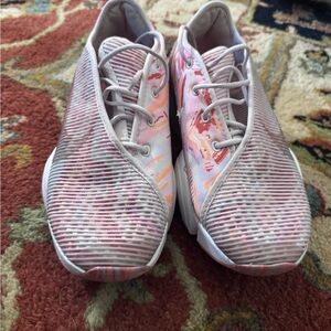 Nike Women's Athletic Shoes in Pink and Gray